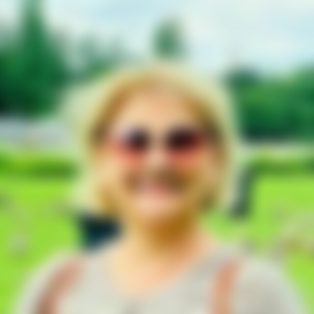 Liudmila (62) aus Edingen-West